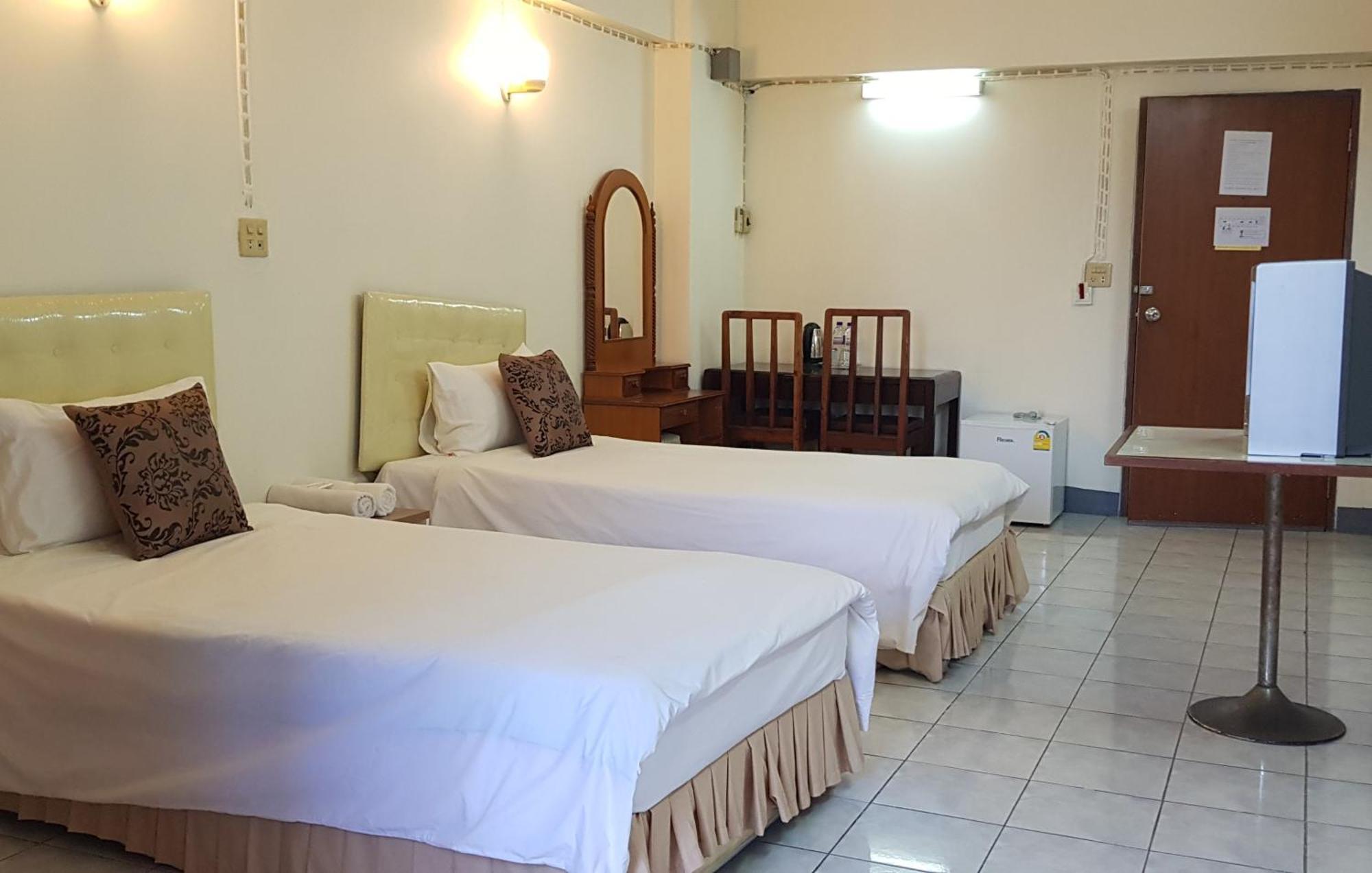 โรงแรมวินบางนา Win Bangna Hotel Μπανγκόκ Δωμάτιο φωτογραφία