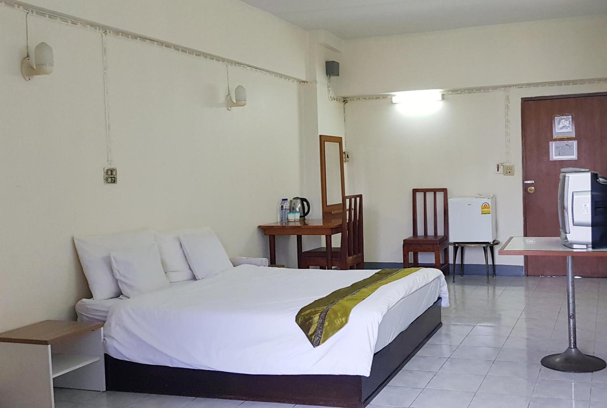 โรงแรมวินบางนา Win Bangna Hotel Μπανγκόκ Δωμάτιο φωτογραφία